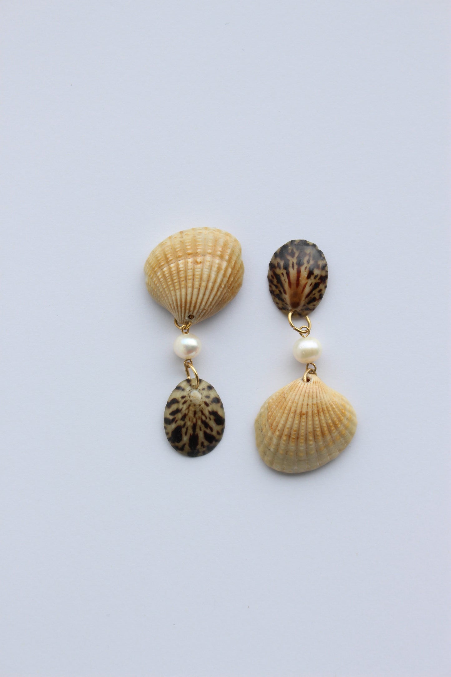 Mismatch Shell earrings